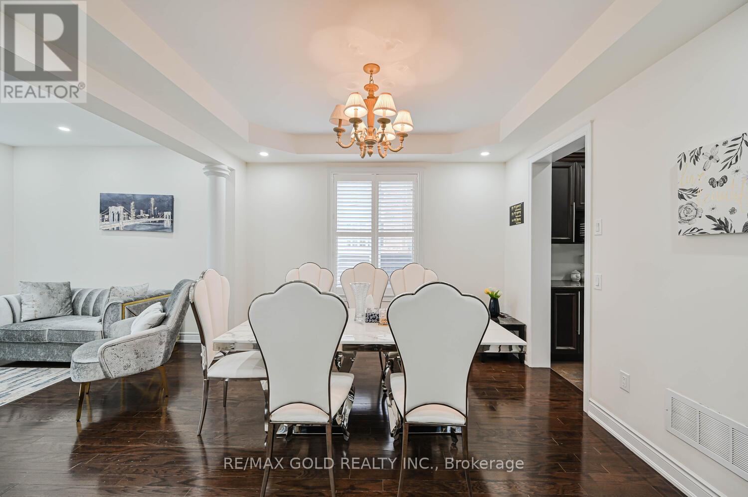 37 Scotchmere Crescent, Brampton, Ontario  L6P 3A6 - Photo 10 - W12492052