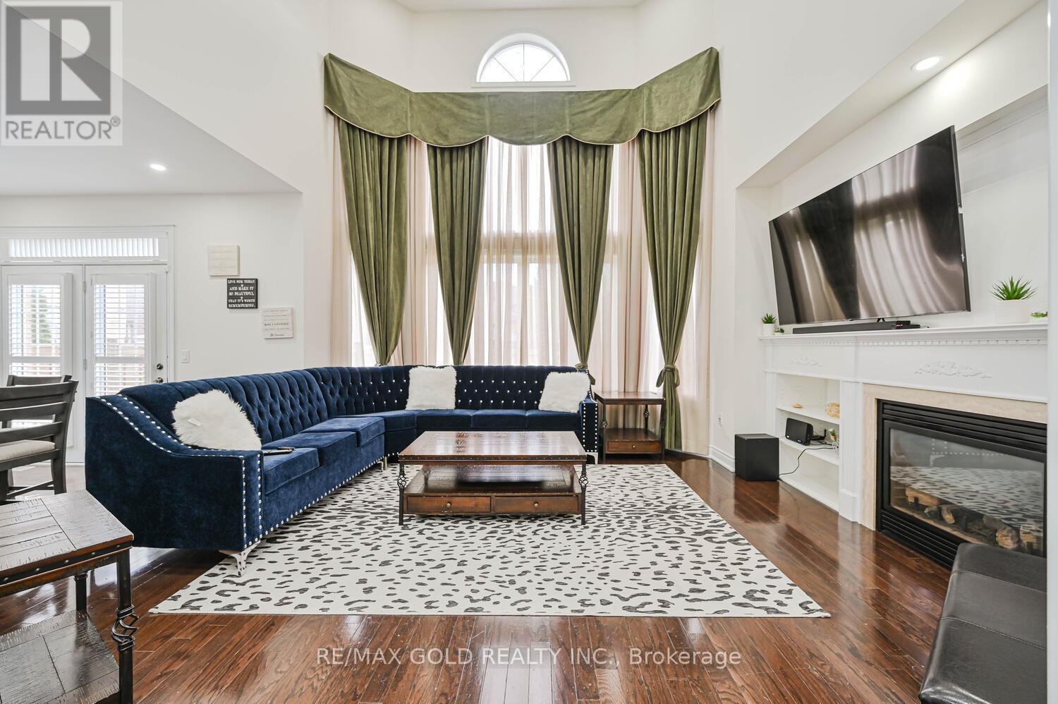 37 Scotchmere Crescent, Brampton, Ontario  L6P 3A6 - Photo 13 - W12492052