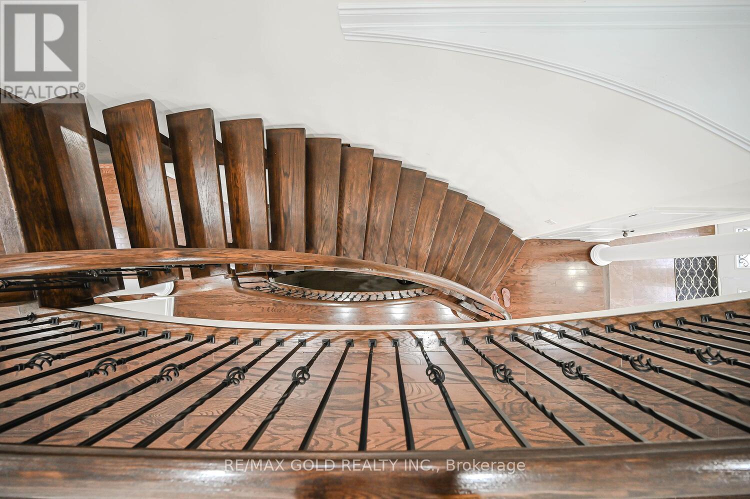 37 Scotchmere Crescent, Brampton, Ontario  L6P 3A6 - Photo 27 - W12492052