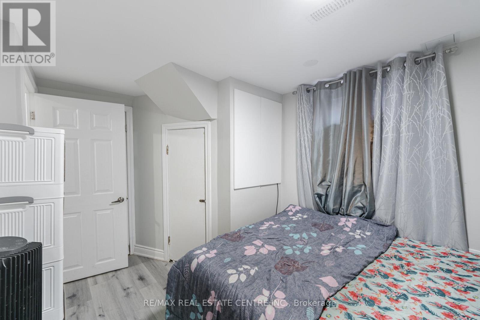 34 Windermere Court, Brampton, Ontario  L6X 2L6 - Photo 38 - W12436072