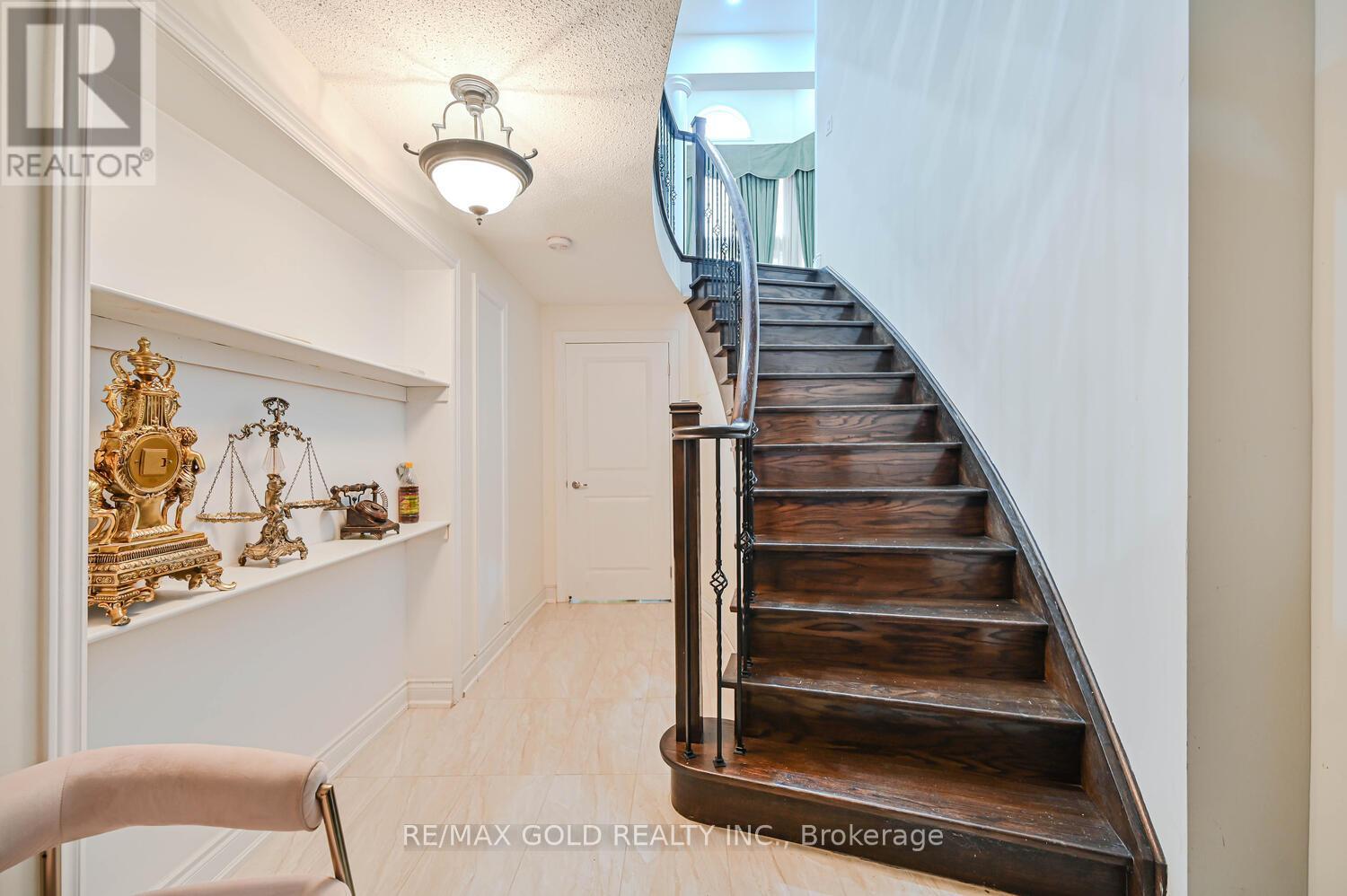 37 Scotchmere Crescent, Brampton, Ontario  L6P 3A6 - Photo 39 - W12492052