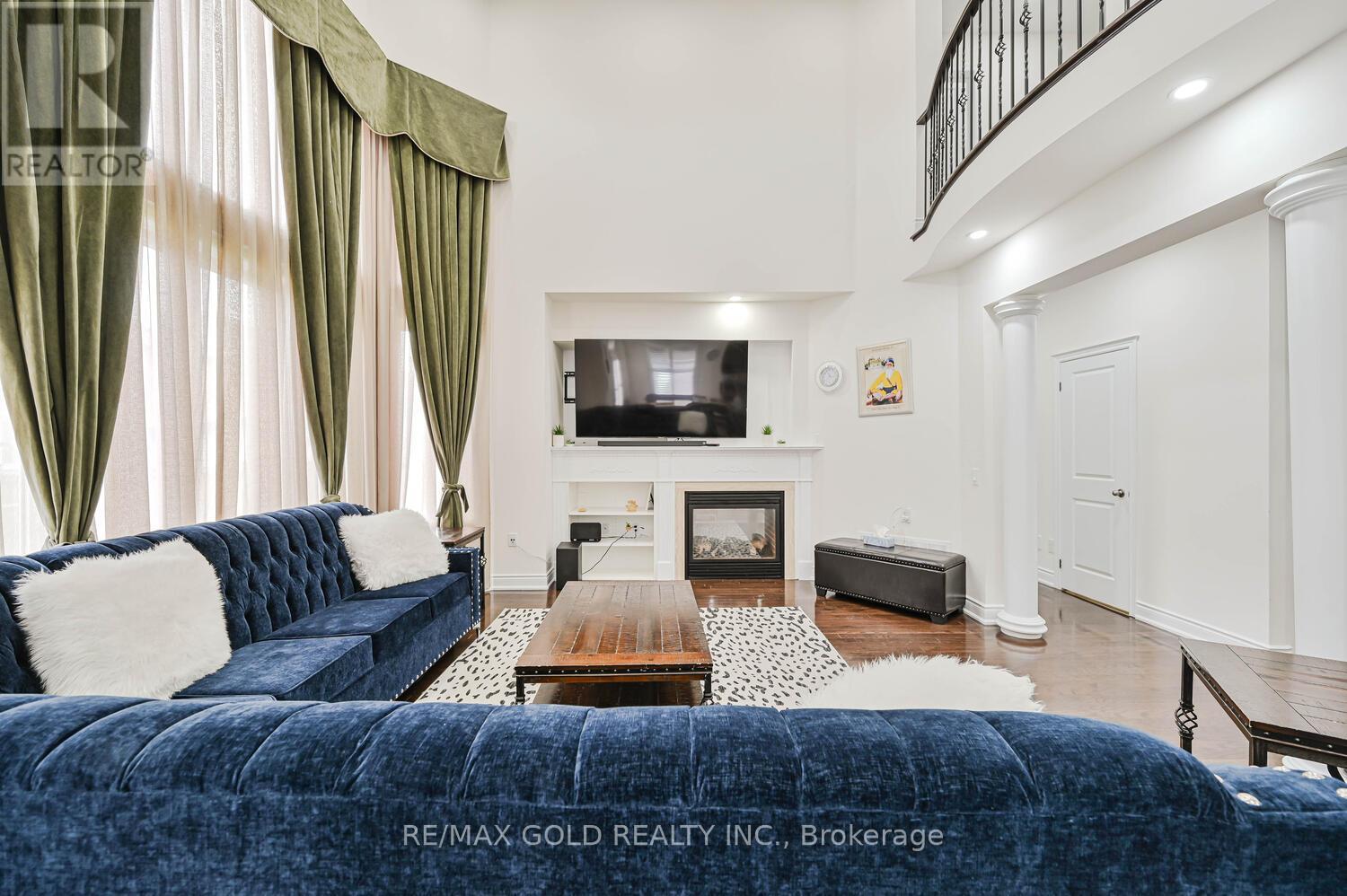 37 Scotchmere Crescent, Brampton, Ontario  L6P 3A6 - Photo 17 - W12492052