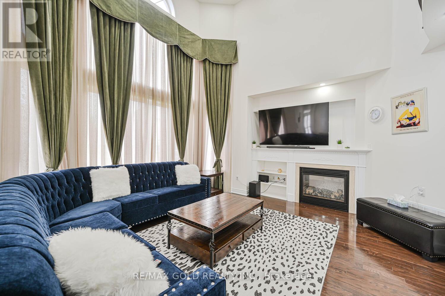 37 Scotchmere Crescent, Brampton, Ontario  L6P 3A6 - Photo 14 - W12492052