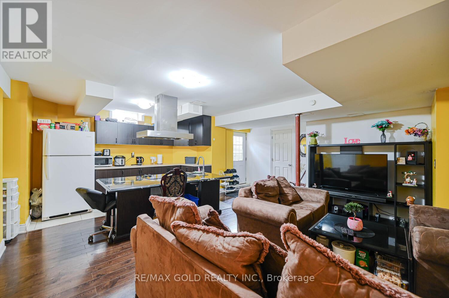 37 Scotchmere Crescent, Brampton, Ontario  L6P 3A6 - Photo 40 - W12492052