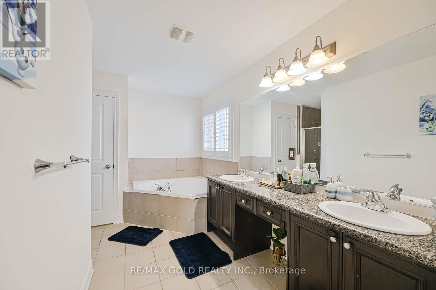 37 Scotchmere Crescent, Brampton, Ontario  L6P 3A6 - Photo 29 - W12492052