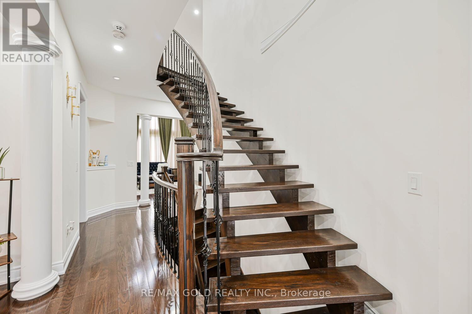 37 Scotchmere Crescent, Brampton, Ontario  L6P 3A6 - Photo 26 - W12492052