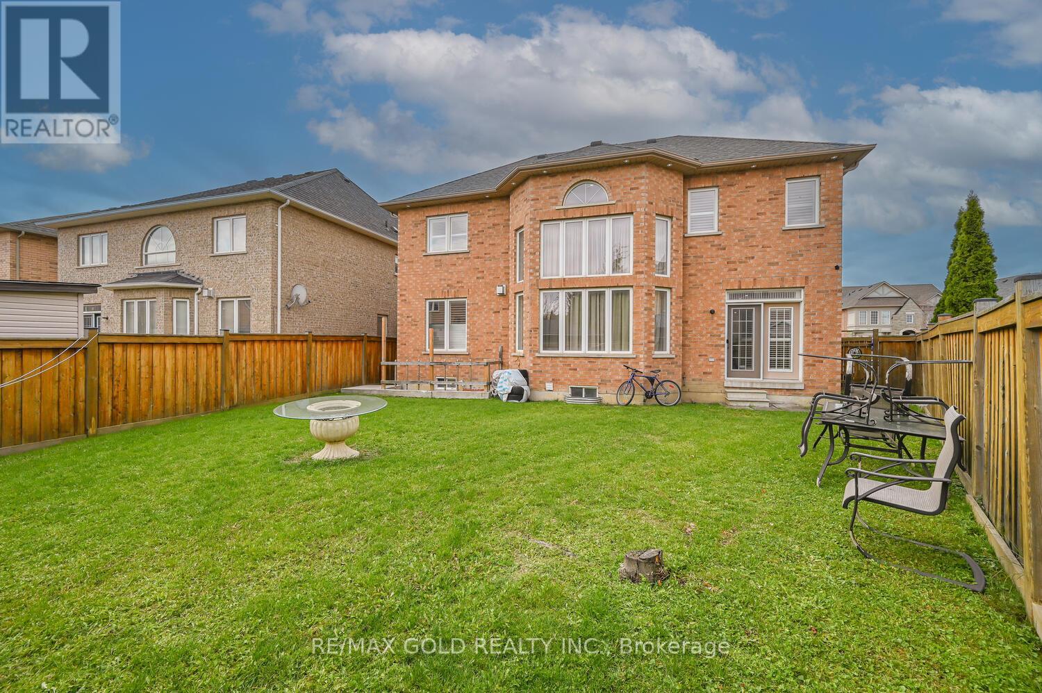 37 Scotchmere Crescent, Brampton, Ontario  L6P 3A6 - Photo 49 - W12492052