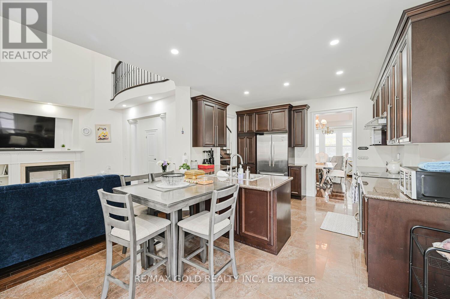 37 Scotchmere Crescent, Brampton, Ontario  L6P 3A6 - Photo 19 - W12492052