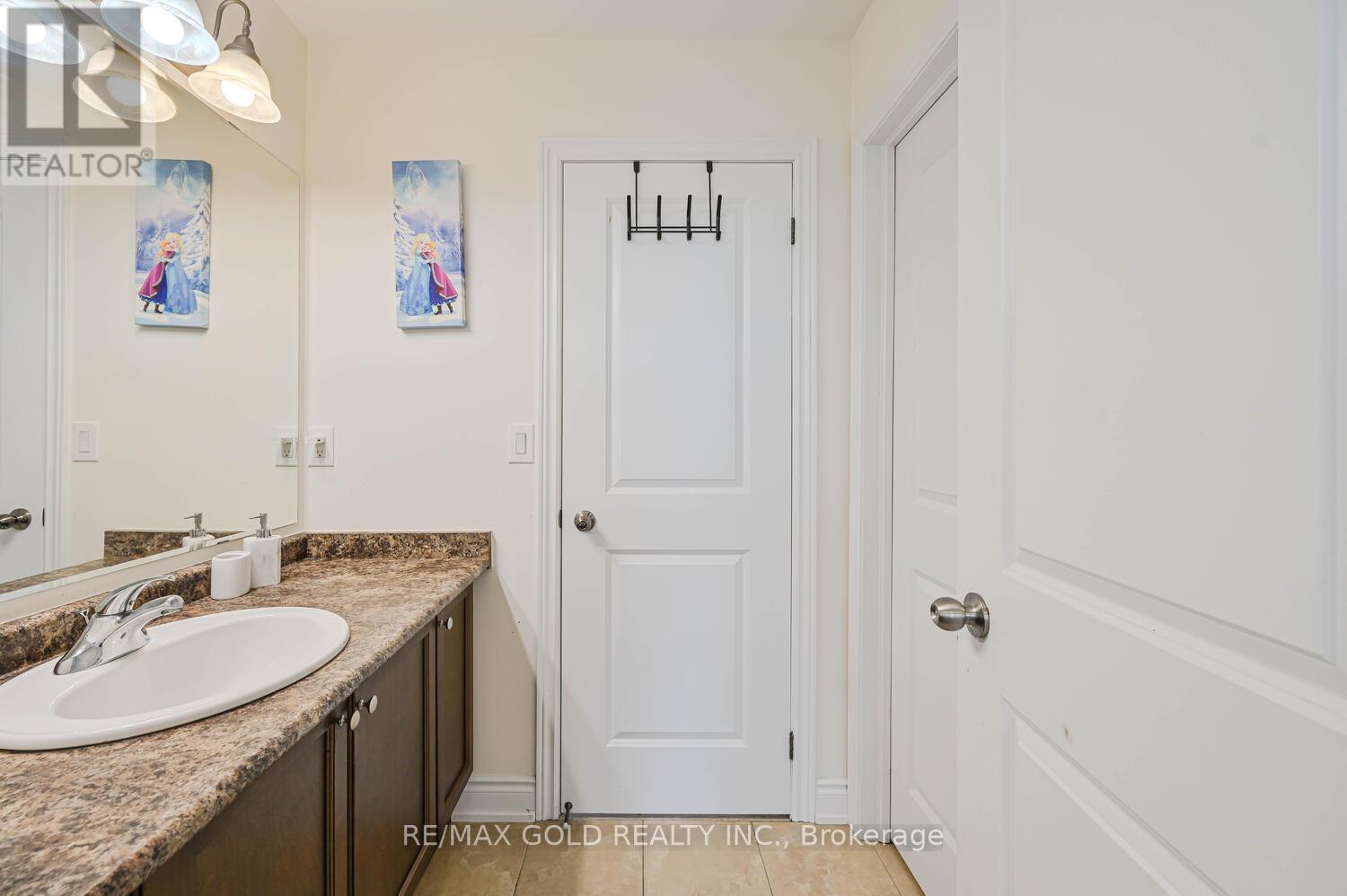 37 Scotchmere Crescent, Brampton, Ontario  L6P 3A6 - Photo 38 - W12492052