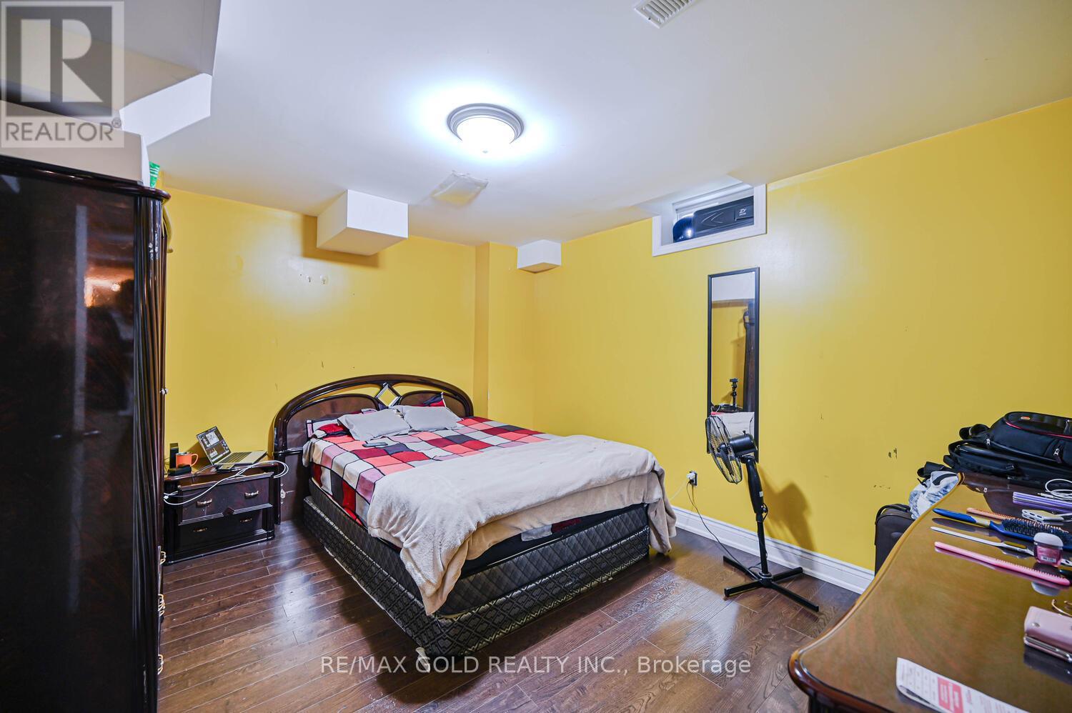 37 Scotchmere Crescent, Brampton, Ontario  L6P 3A6 - Photo 44 - W12492052