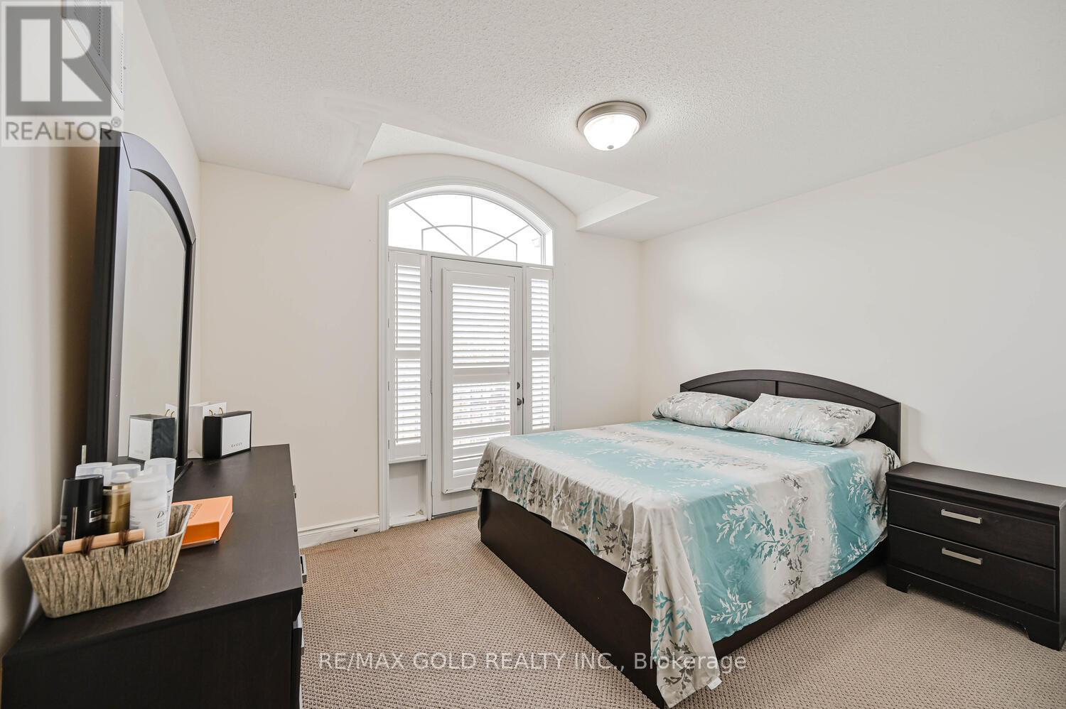 37 Scotchmere Crescent, Brampton, Ontario  L6P 3A6 - Photo 33 - W12492052