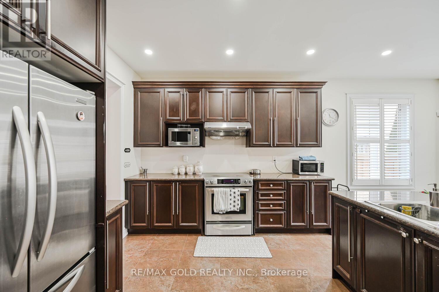 37 Scotchmere Crescent, Brampton, Ontario  L6P 3A6 - Photo 22 - W12492052