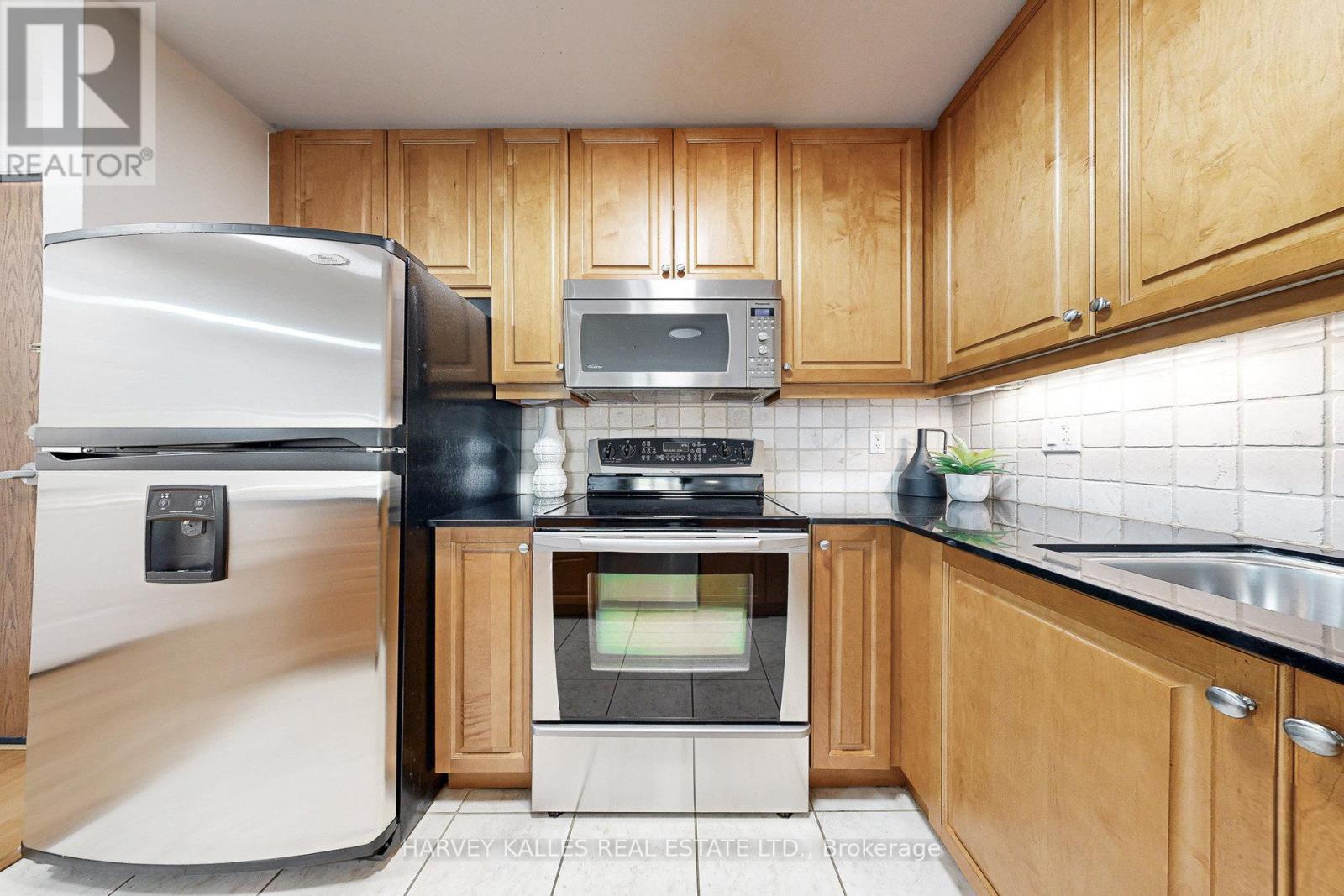 405 - 4620 Highway 7, Vaughan, Ontario  L4L 0B3 - Photo 9 - N12512764