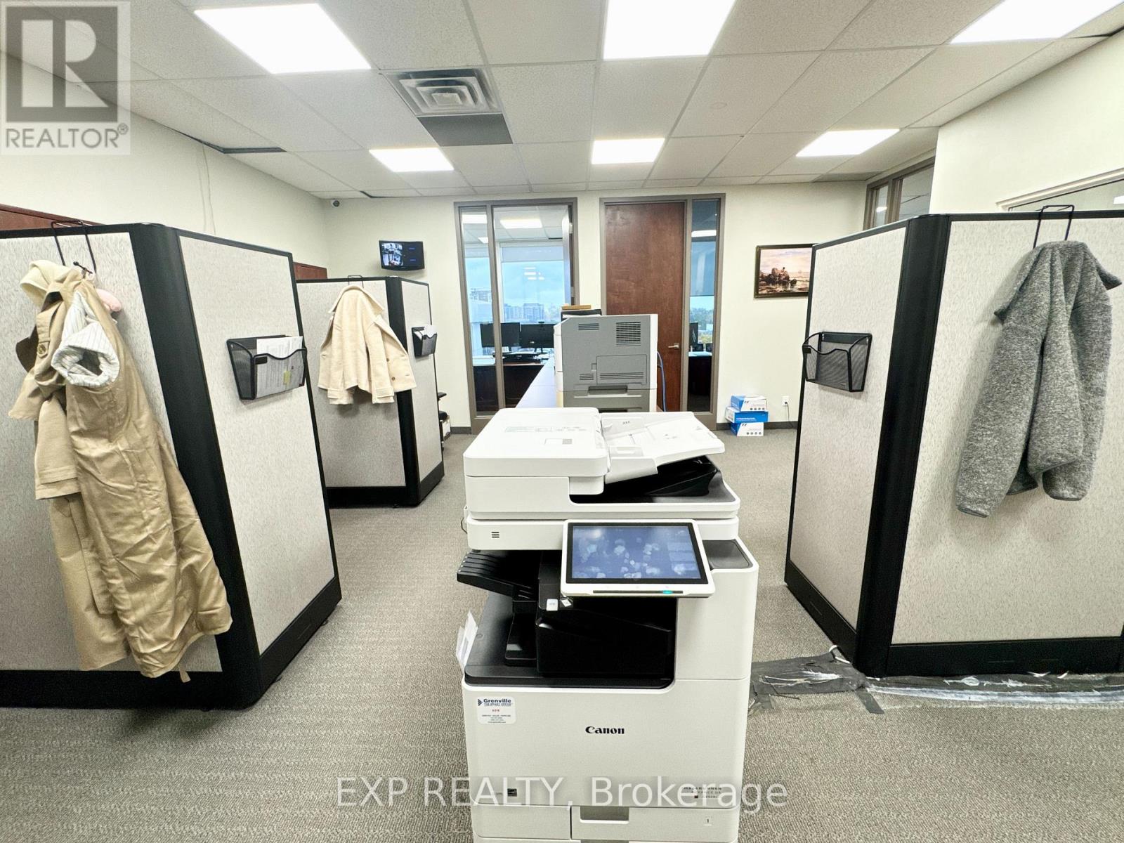 303a - 15 Wertheim Ct Court, Richmond Hill, Ontario  L4B 3H7 - Photo 14 - N12512772