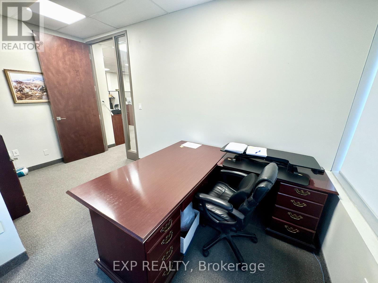 303a - 15 Wertheim Ct Court, Richmond Hill, Ontario  L4B 3H7 - Photo 5 - N12512772