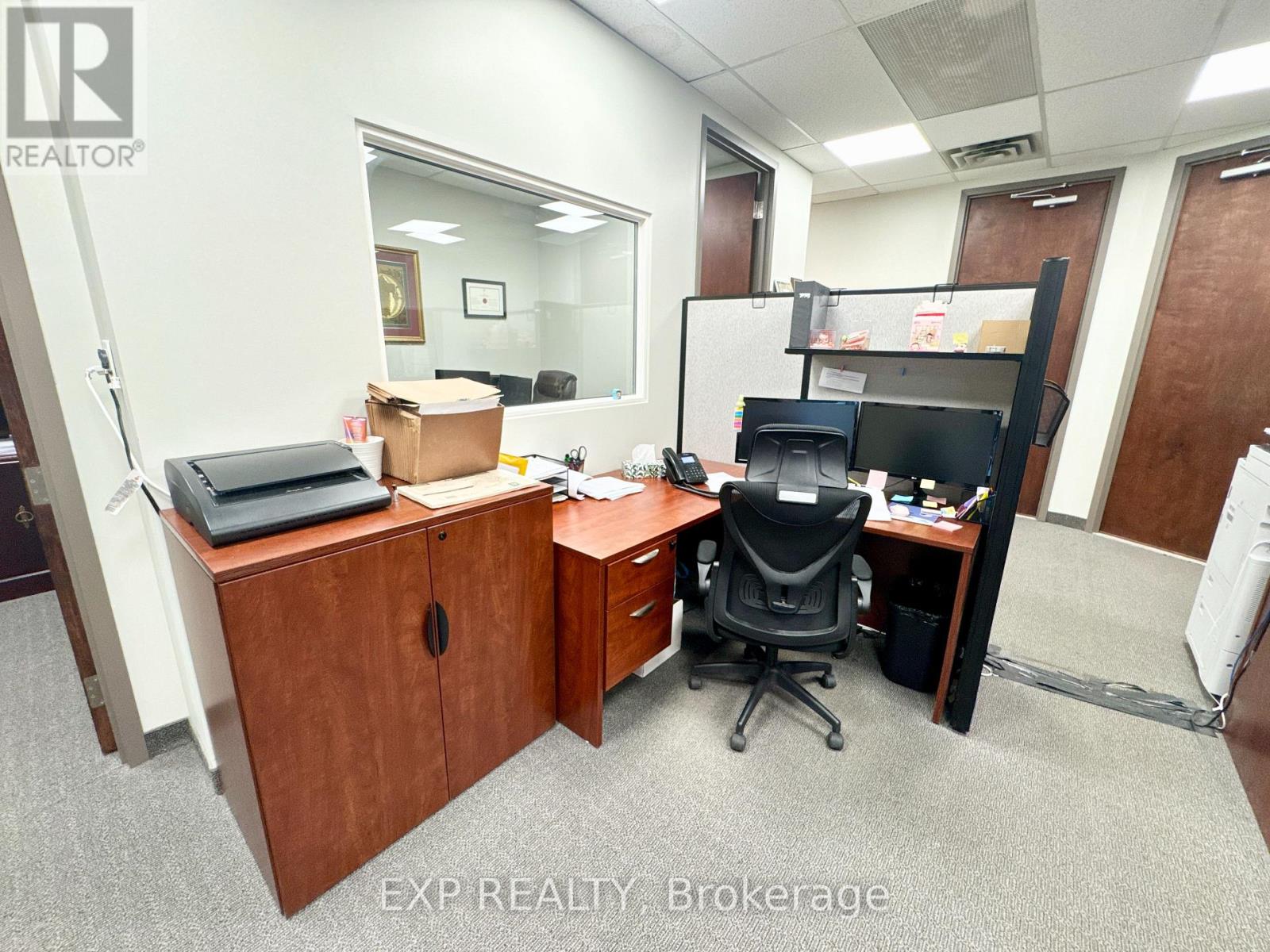 303a - 15 Wertheim Ct Court, Richmond Hill, Ontario  L4B 3H7 - Photo 6 - N12512772