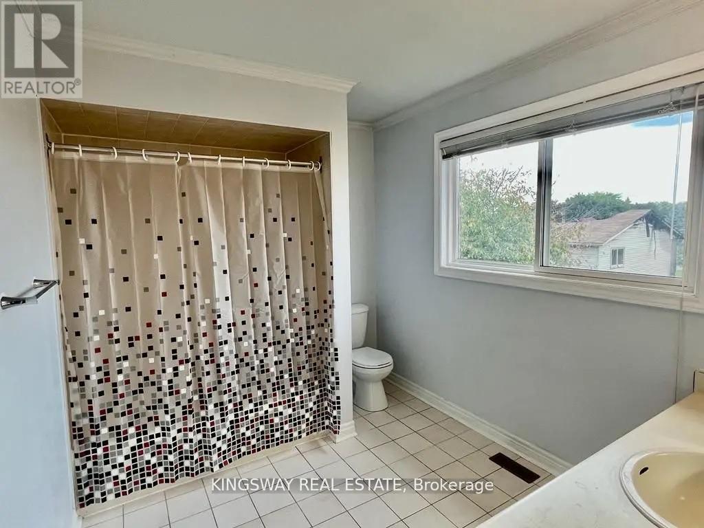 325 Salisbury Lane, Newmarket, Ontario  L3Y 8A6 - Photo 11 - N12512858