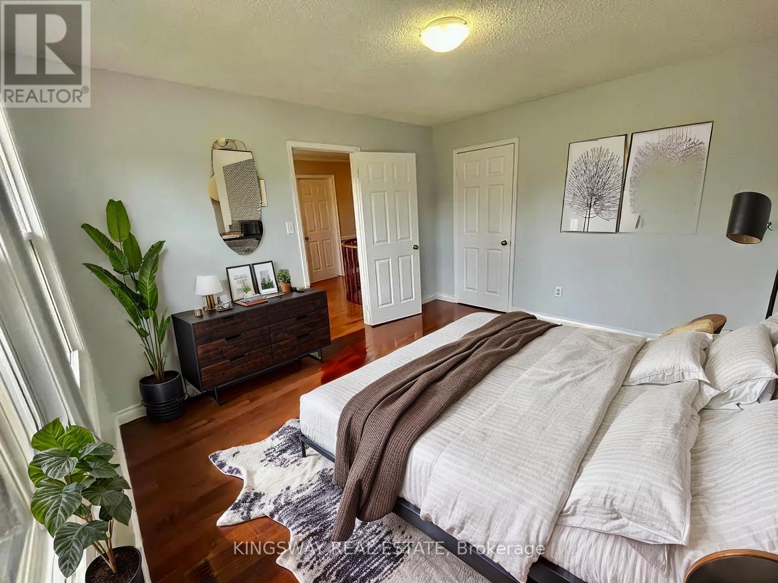 325 Salisbury Lane, Newmarket, Ontario  L3Y 8A6 - Photo 12 - N12512858