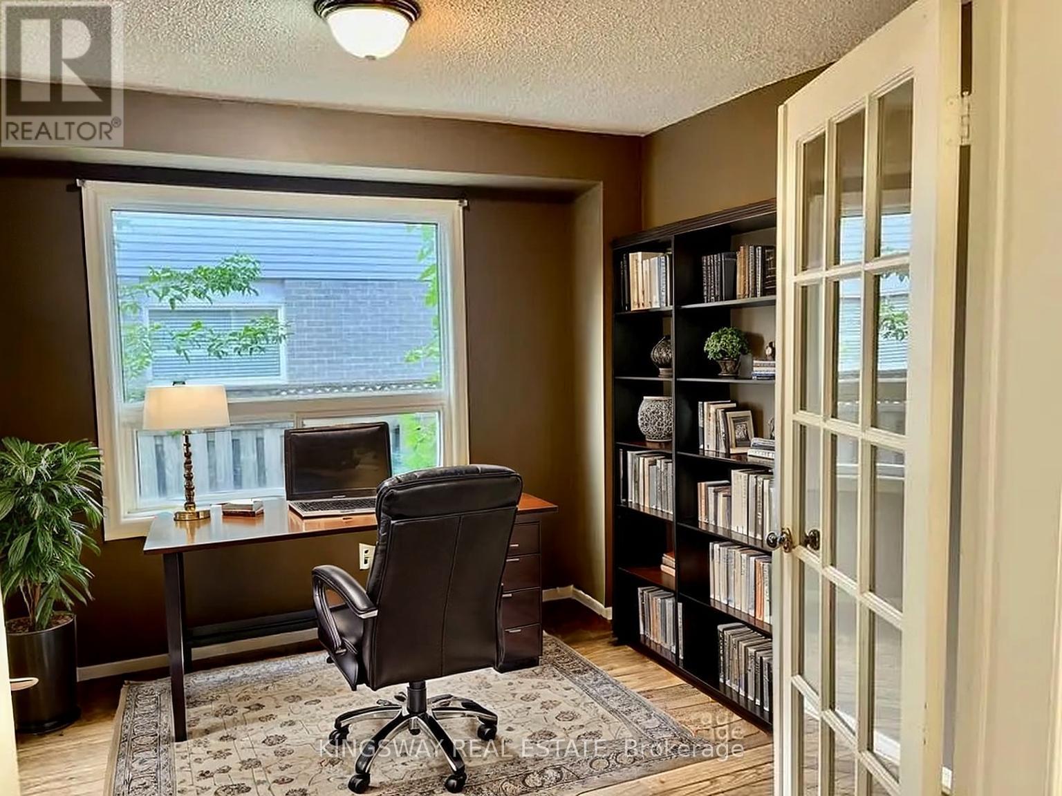 325 Salisbury Lane, Newmarket, Ontario  L3Y 8A6 - Photo 7 - N12512858