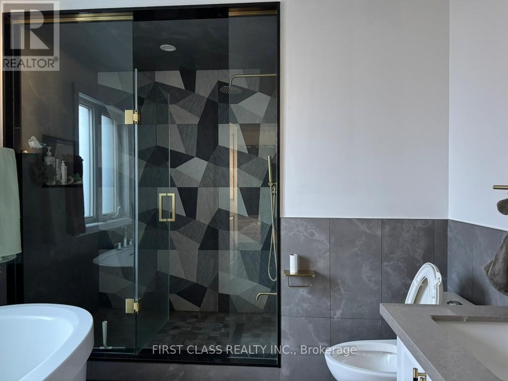 11 Denarius Crescent, Richmond Hill, Ontario  L4E 0Z4 - Photo 10 - N12512866