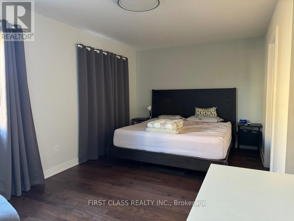 11 Denarius Crescent, Richmond Hill, Ontario  L4E 0Z4 - Photo 7 - N12512866