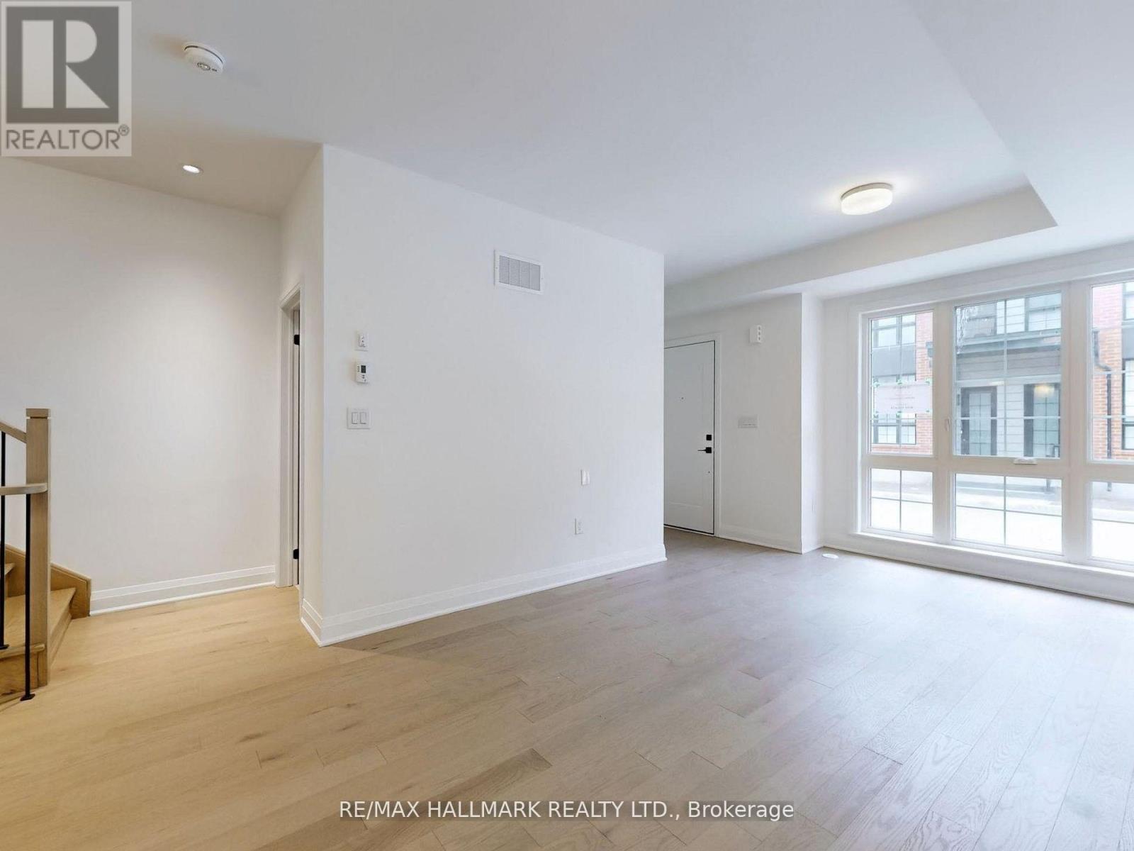 126 Alton Crescent, Vaughan, Ontario  L4J 0M1 - Photo 2 - N12512870