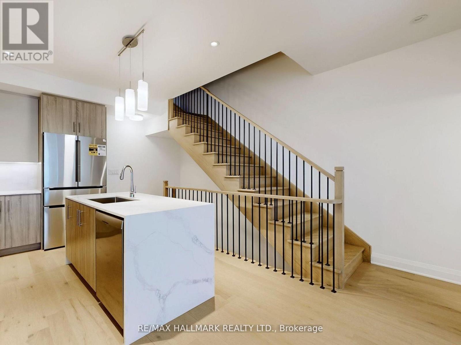 126 Alton Crescent, Vaughan, Ontario  L4J 0M1 - Photo 6 - N12512870