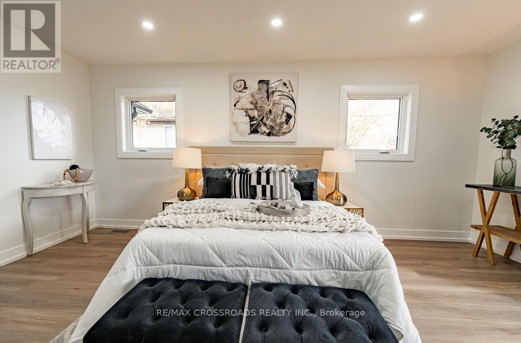 267 Pine Beach Drive, Georgina, Ontario  L4P 2V7 - Photo 10 - N12512892