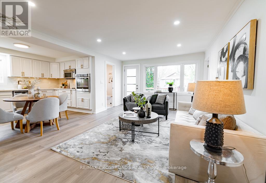 267 Pine Beach Drive, Georgina, Ontario  L4P 2V7 - Photo 12 - N12512892