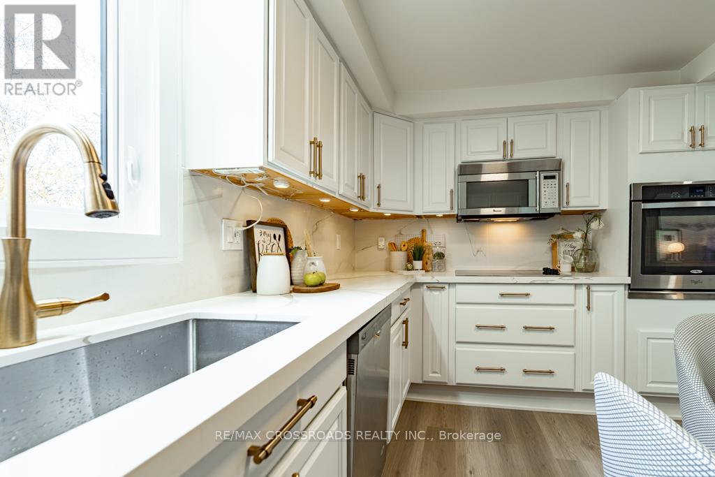 267 Pine Beach Drive, Georgina, Ontario  L4P 2V7 - Photo 18 - N12512892