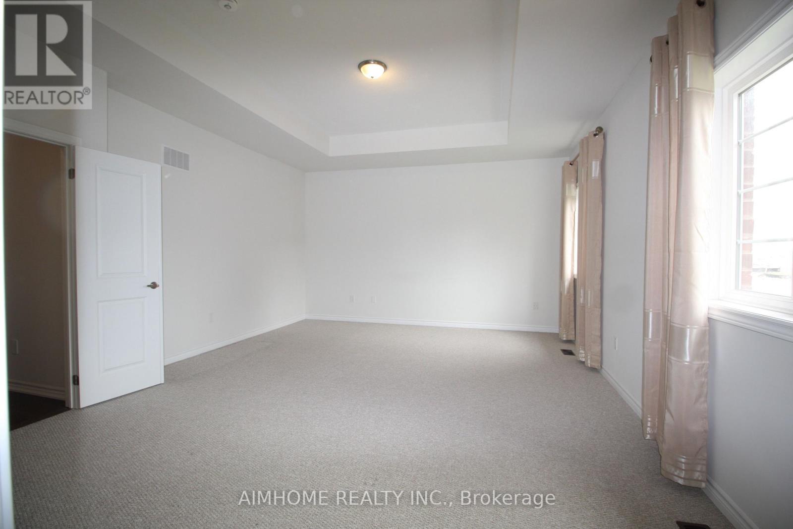 79 Mitchell Place, Newmarket, Ontario  L3Y 0C7 - Photo 12 - N12512894