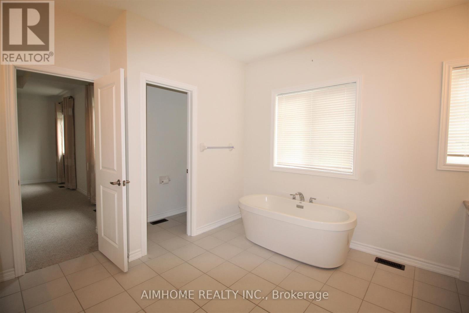 79 Mitchell Place, Newmarket, Ontario  L3Y 0C7 - Photo 13 - N12512894