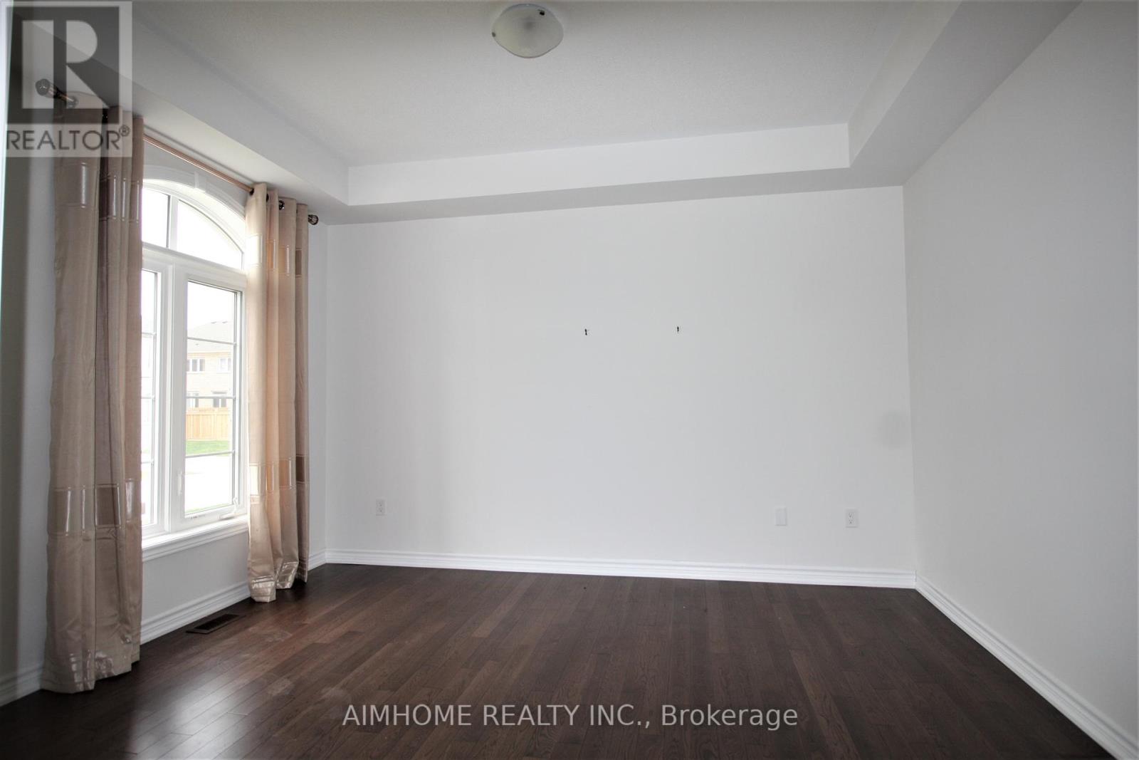 79 Mitchell Place, Newmarket, Ontario  L3Y 0C7 - Photo 2 - N12512894