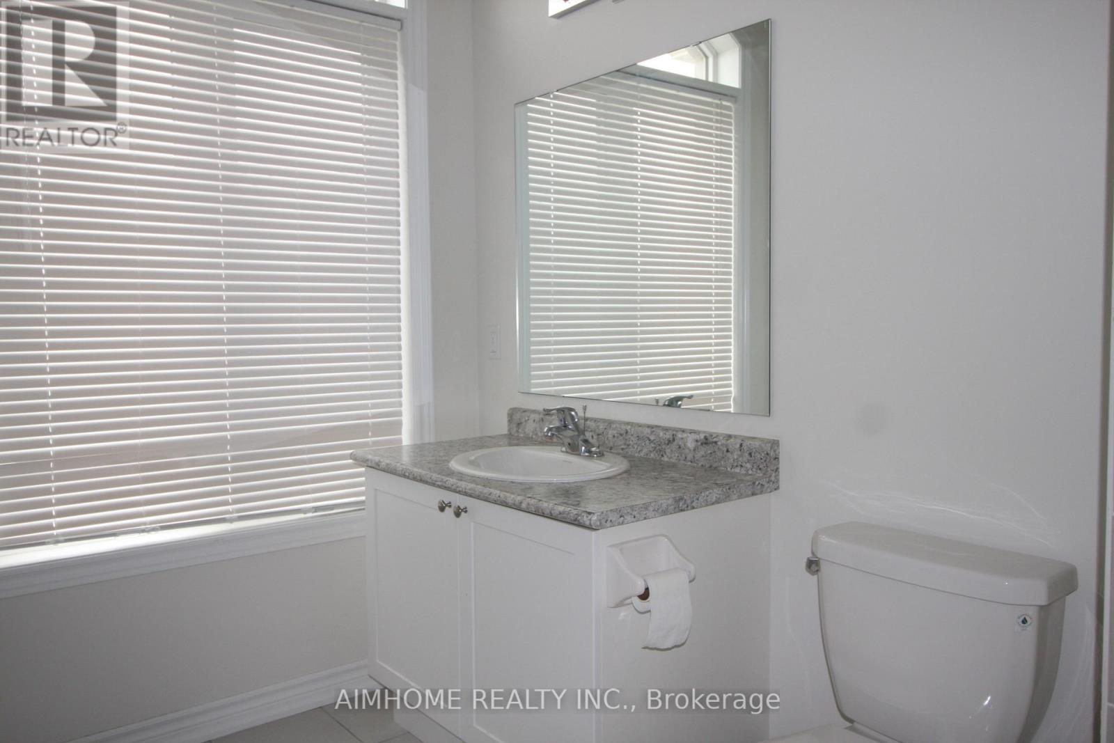 79 Mitchell Place, Newmarket, Ontario  L3Y 0C7 - Photo 21 - N12512894