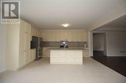 79 Mitchell Place, Newmarket, Ontario  L3Y 0C7 - Photo 6 - N12512894