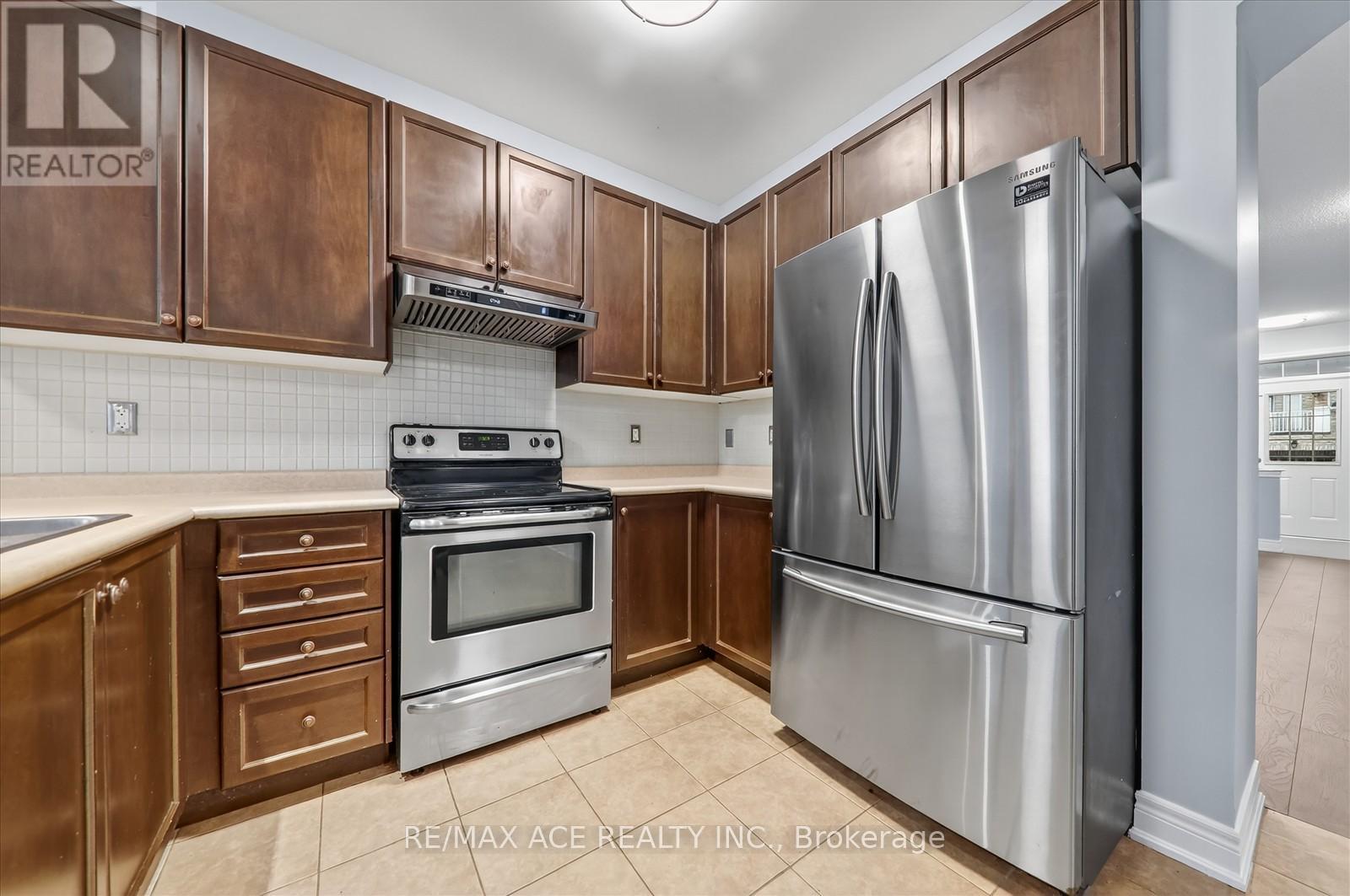 23 Grayleaf Drive, Whitchurch-Stouffville, Ontario  L4A 0V4 - Photo 10 - N12512940