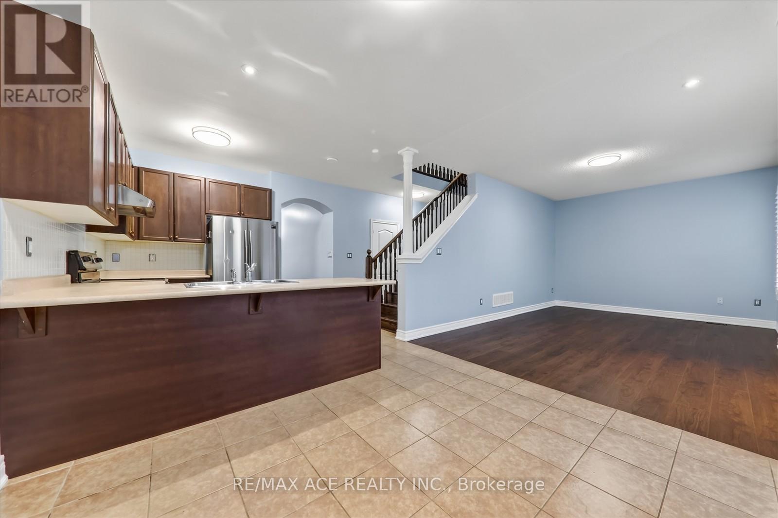 23 Grayleaf Drive, Whitchurch-Stouffville, Ontario  L4A 0V4 - Photo 13 - N12512940