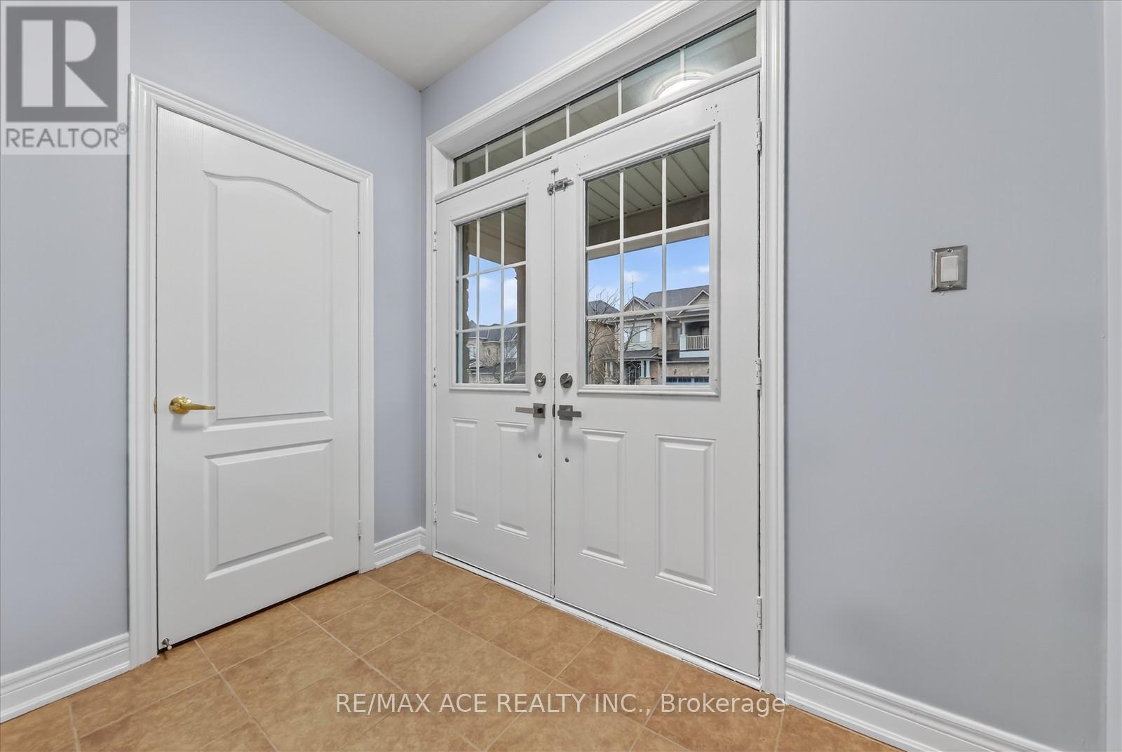 23 Grayleaf Drive, Whitchurch-Stouffville, Ontario  L4A 0V4 - Photo 5 - N12512940