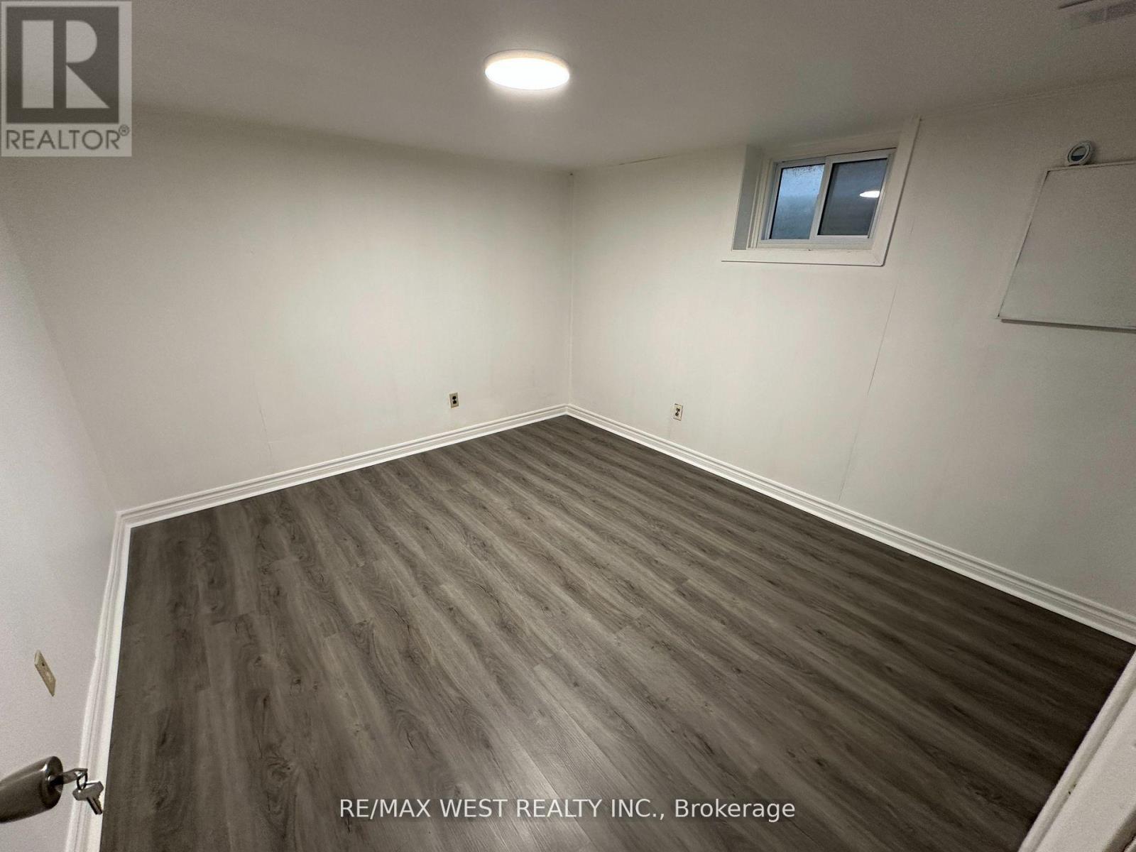 Lower - 26 Walter Avenue, Newmarket, Ontario  L3Y 2T3 - Photo 15 - N12512998