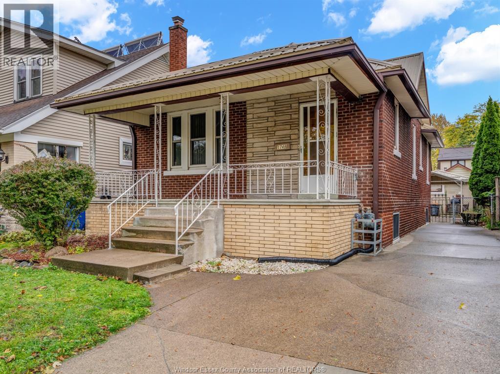 1749 IROQUOIS, windsor, Ontario