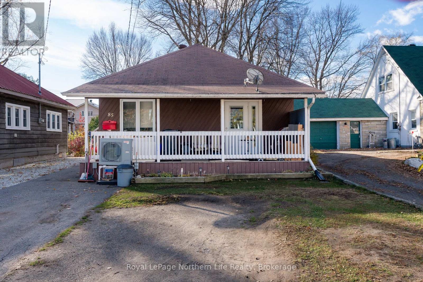 85 Campbell Avenue, North Bay, Ontario P1A 1V7 - Photo 2 - X12513114