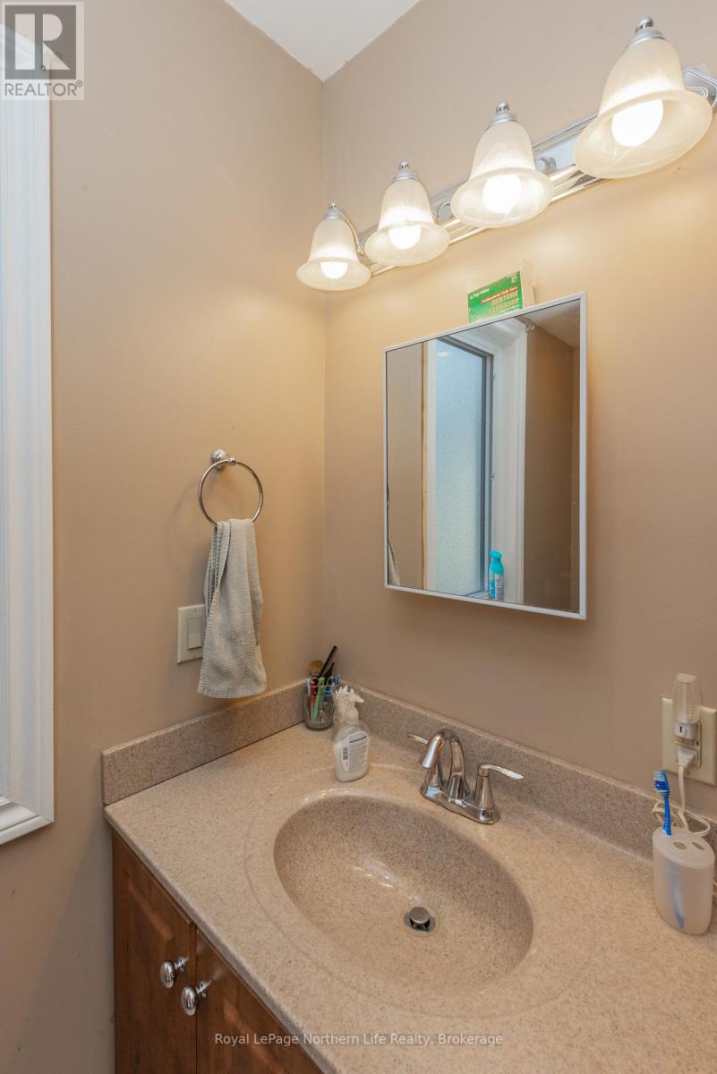 85 Campbell Avenue, North Bay, Ontario P1A 1V7 - Photo 20 - X12513114