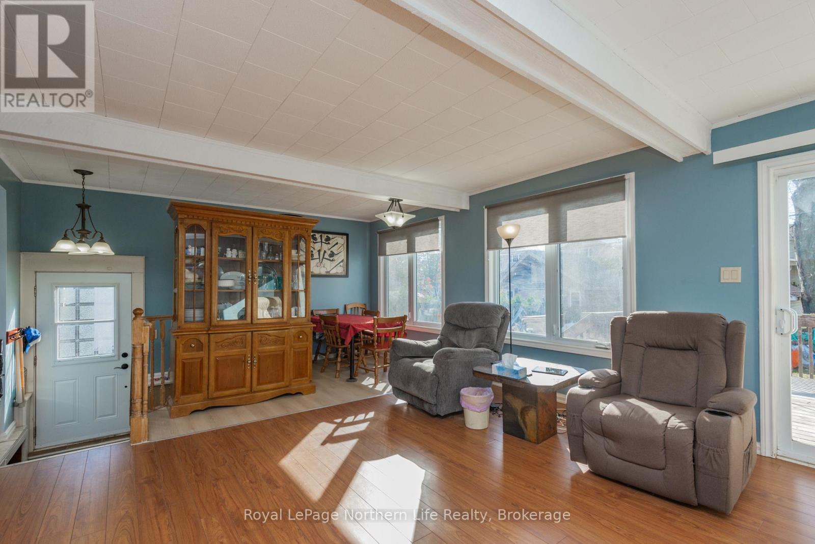 85 Campbell Avenue, North Bay, Ontario P1A 1V7 - Photo 8 - X12513114