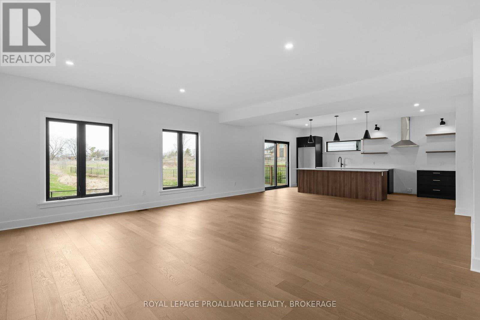 2 Park Crescent, Loyalist (Amherstview), Ontario  K7N 0C2 - Photo 12 - X12512806