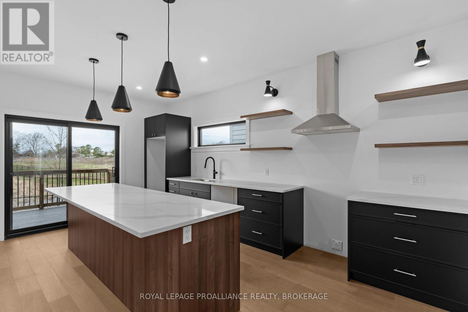 2 Park Crescent, Loyalist (Amherstview), Ontario  K7N 0C2 - Photo 15 - X12512806