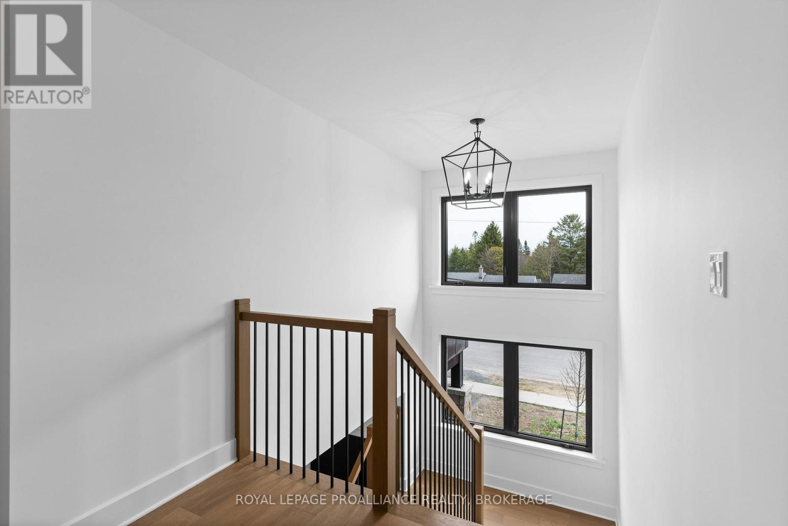 2 Park Crescent, Loyalist (Amherstview), Ontario  K7N 0C2 - Photo 20 - X12512806