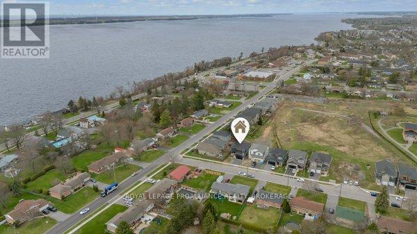 2 Park Crescent, Loyalist (Amherstview), Ontario  K7N 0C2 - Photo 2 - X12512806