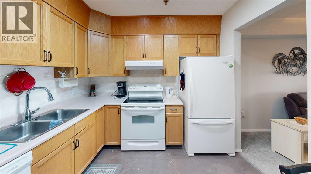 208, 20 3 Street S, Lethbridge, Alberta  T1J 4P1 - Photo 2 - A2268754