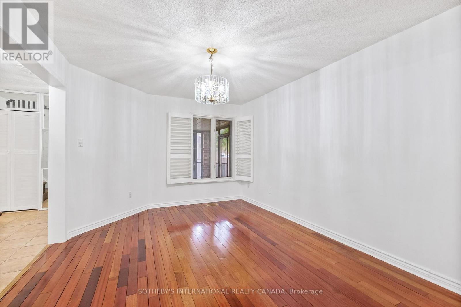 3631 Cherrington Crescent, Mississauga, Ontario  L5L 5C6 - Photo 6 - W12512774