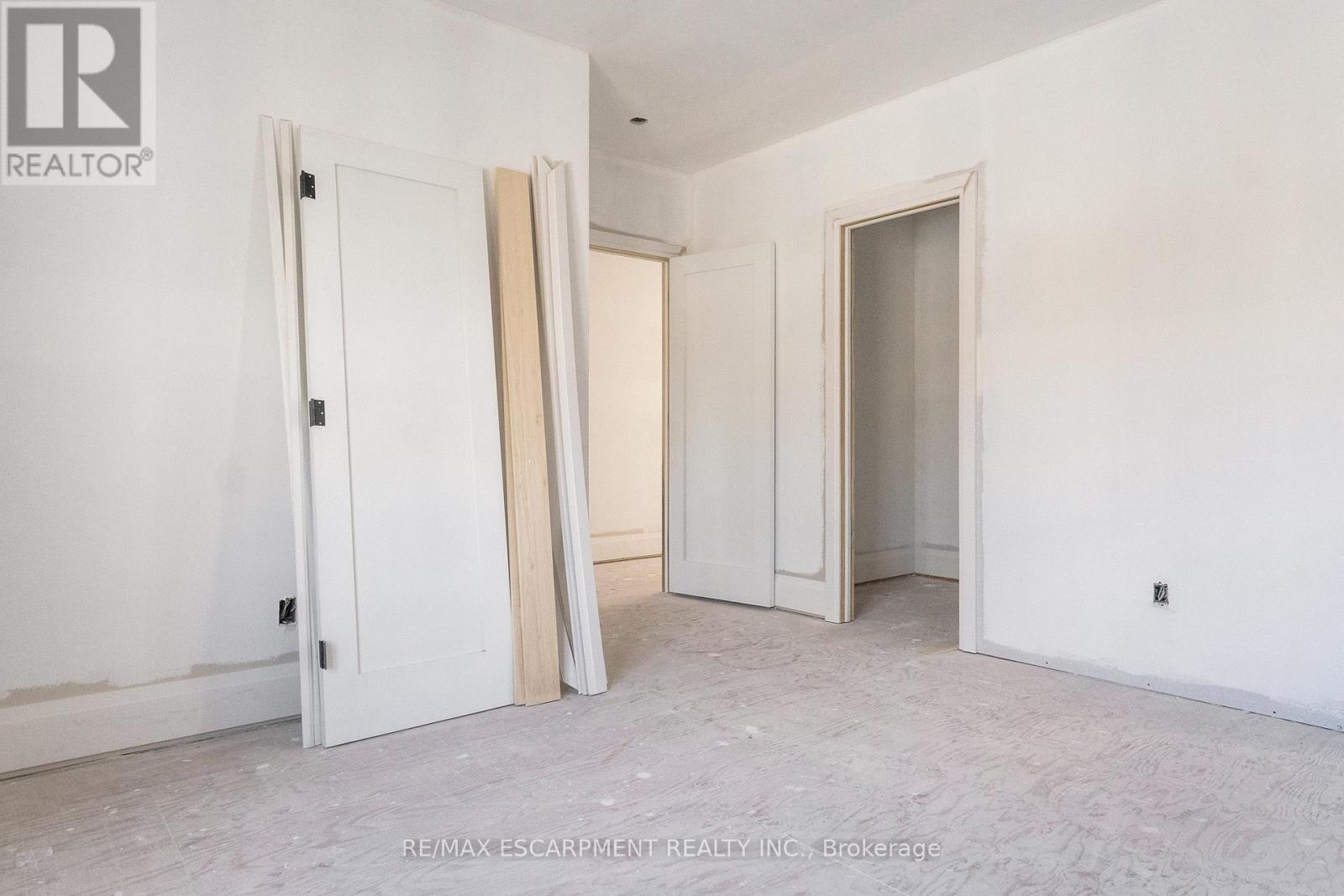 2354 Eighth Line, Oakville, Ontario  L6H 7E6 - Photo 5 - W12512882